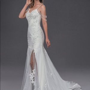 Wedding Gown Size 14 NWT Mermaid Style
